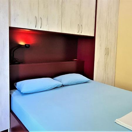 2V1 - Blloku Mac Apartment Tiranë Luaran gambar