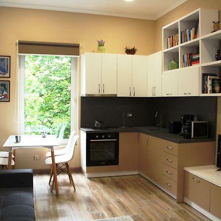 2V1 - Blloku Mac Apartment Tiranë Luaran gambar