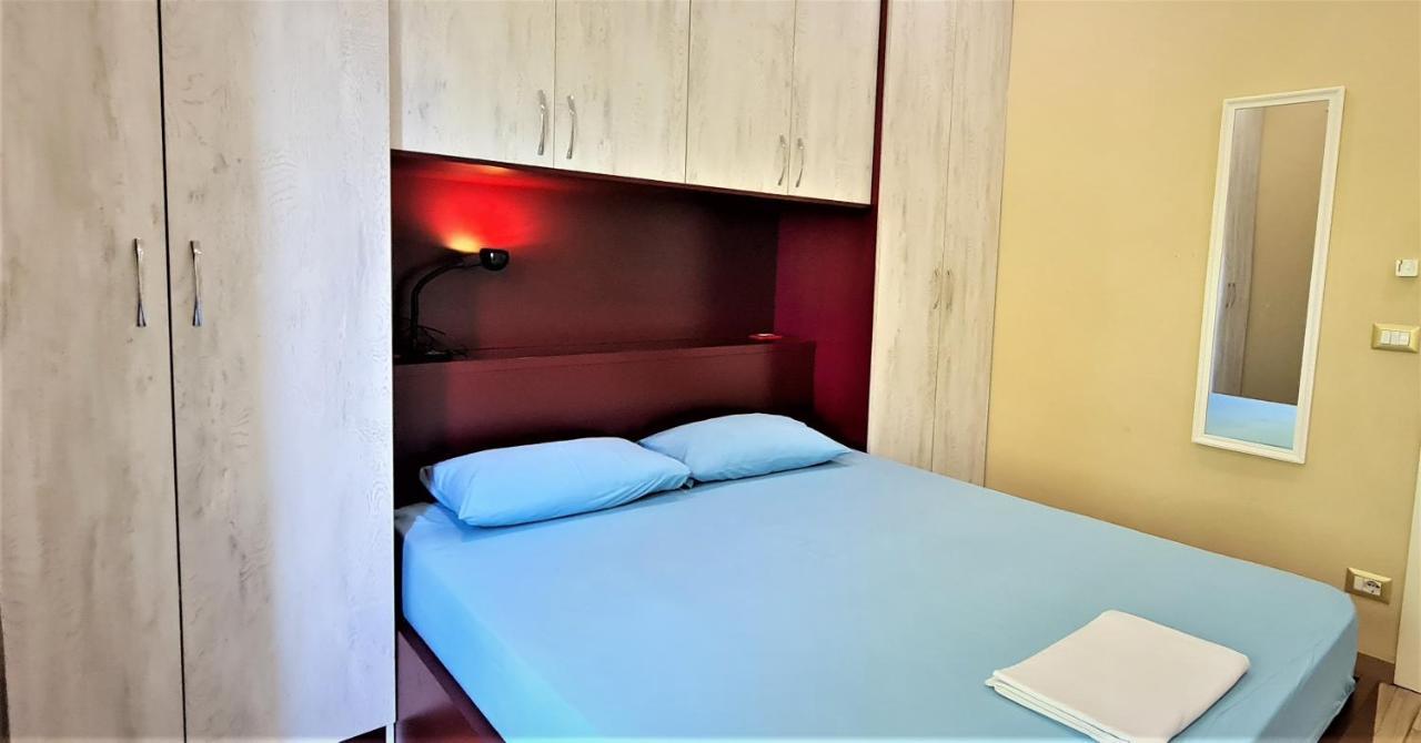 2V1 - Blloku Mac Apartment Tiranë Luaran gambar