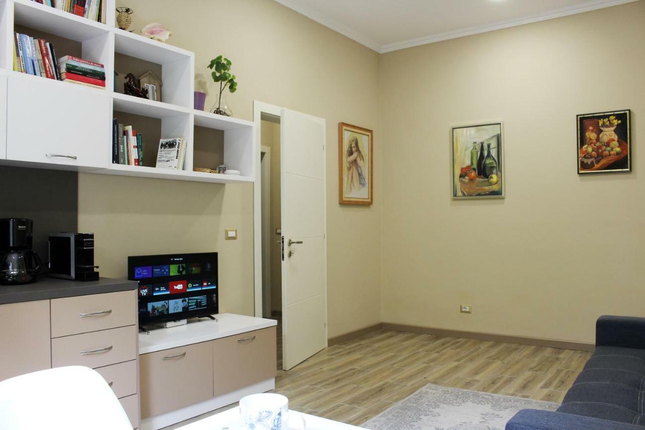 2V1 - Blloku Mac Apartment Tiranë Luaran gambar
